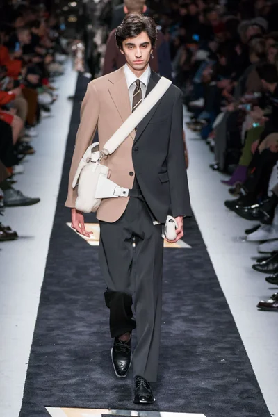 Look 43